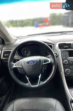 Седан Ford Fusion 2014 в 