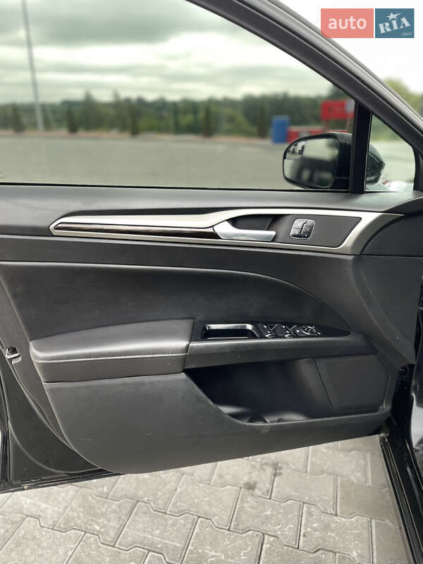 Седан Ford Fusion 2014 в Виннице