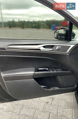 Седан Ford Fusion 2014 в 