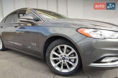 Седан Ford Fusion 2016 в 