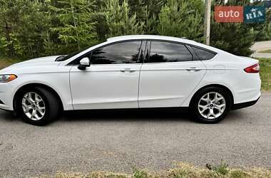 Седан Ford Fusion 2015 в 