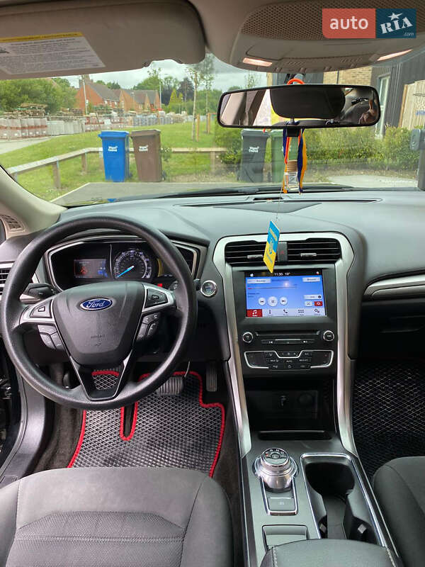 Седан Ford Fusion 2017 в Львове