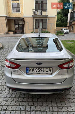 Седан Ford Fusion 2013 в 