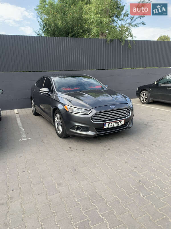 Седан Ford Fusion 2015 в Львове
