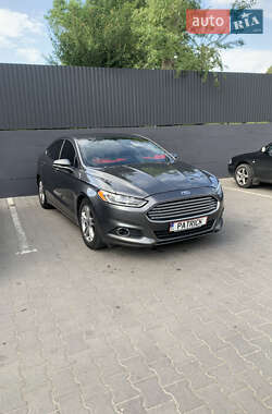 Седан Ford Fusion 2015 в 