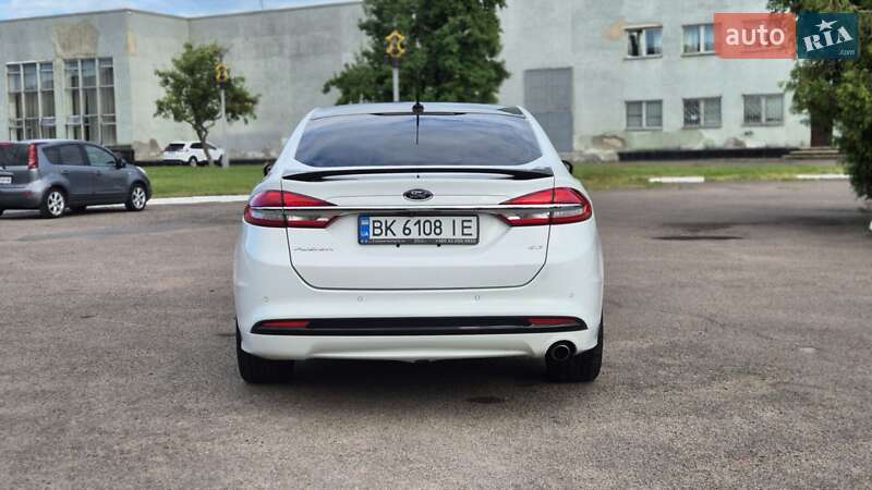 Седан Ford Fusion 2017 в Ровно