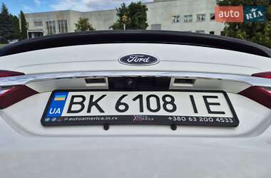 Седан Ford Fusion 2017 в 
