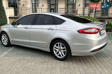 Седан Ford Fusion 2012 в 