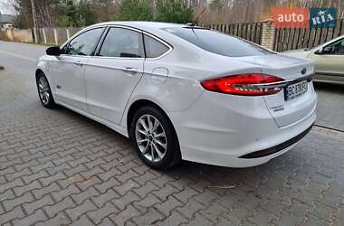 Седан Ford Fusion 2017 в 