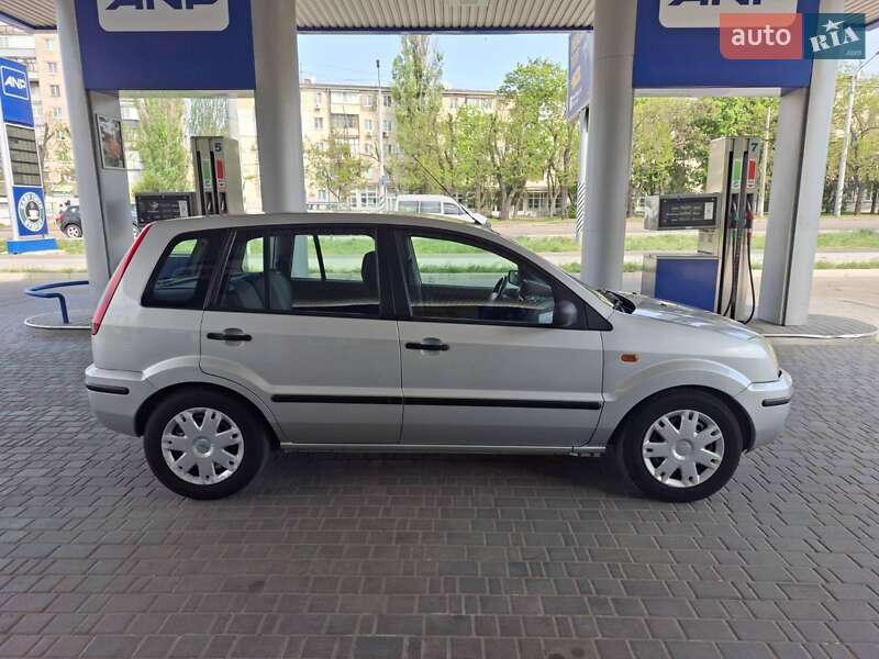 Хэтчбек Ford Fusion 2003 в Николаеве