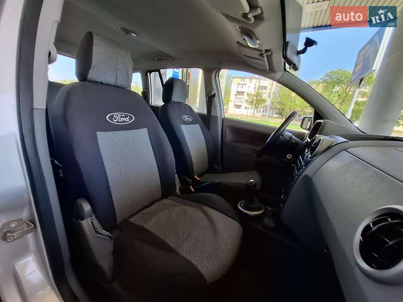 Хэтчбек Ford Fusion 2003 в Николаеве