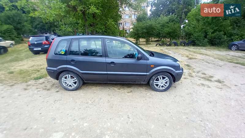 Хетчбек Ford Fusion 2002 в Кам'янець-Подільському фото 2 Хетчбек Ford Fusion 2002 в Кам'янець-Подільському