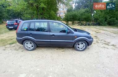 Хетчбек Ford Fusion 2002 в 