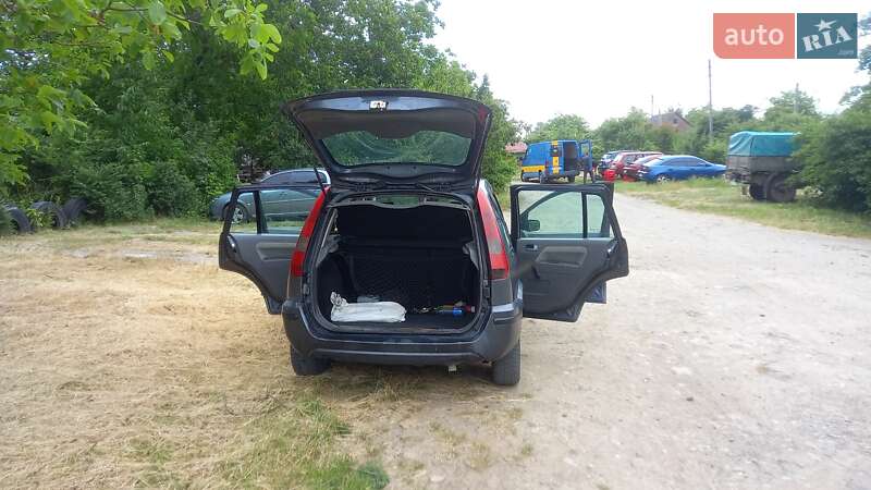 Хетчбек Ford Fusion 2002 в Кам'янець-Подільському фото 3 Хетчбек Ford Fusion 2002 в Кам'янець-Подільському