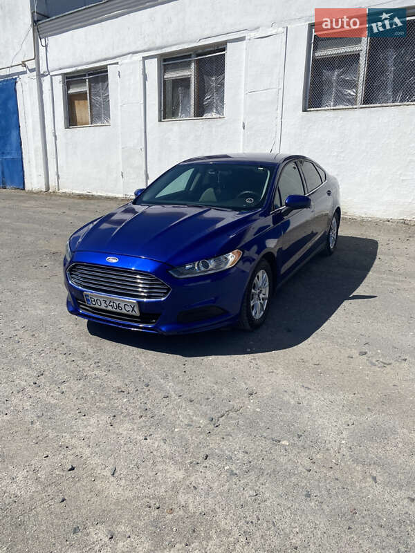 Седан Ford Fusion 2015 в 