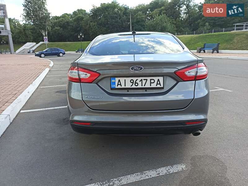 Седан Ford Fusion 2014 в Львове