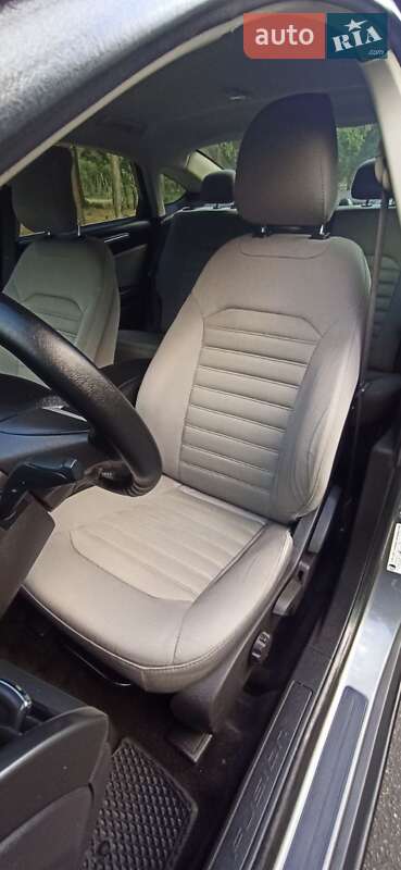 Седан Ford Fusion 2014 в Львове