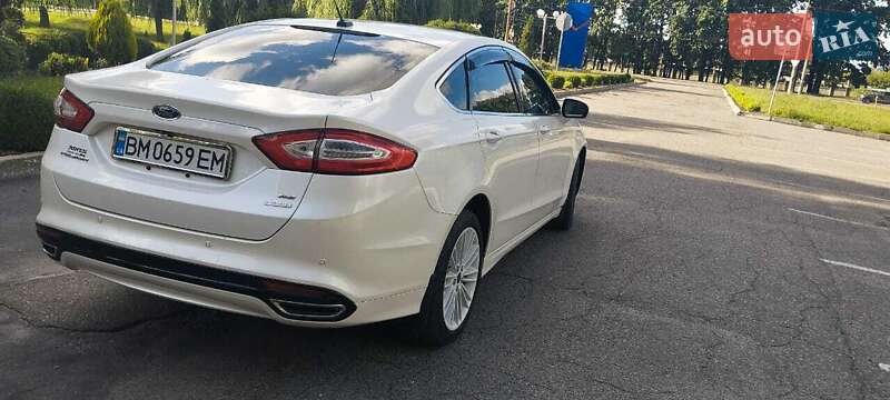 Седан Ford Fusion 2013 в 