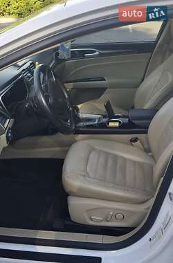 Седан Ford Fusion 2013 в 