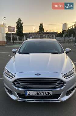 Седан Ford Fusion 2015 в 