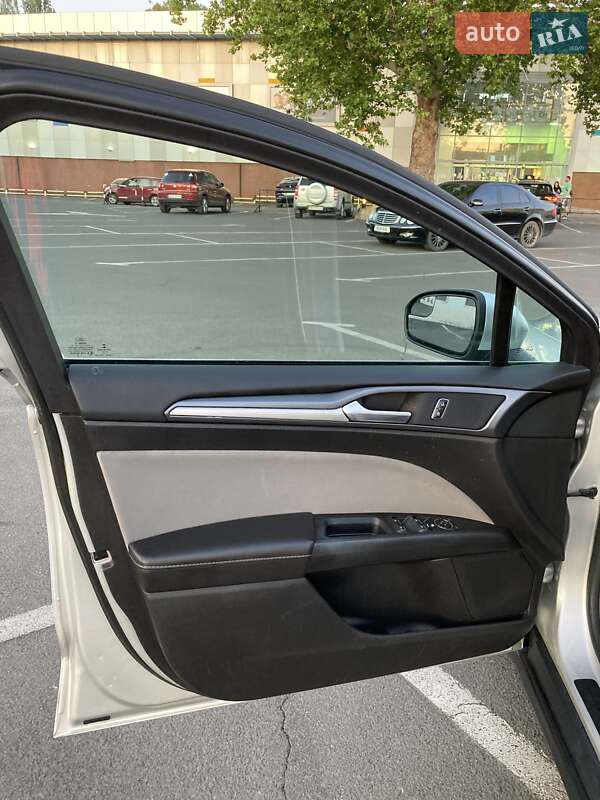 Седан Ford Fusion 2015 в Одессе