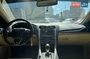 Седан Ford Fusion 2015 в 