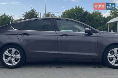 Седан Ford Fusion 2015 в 
