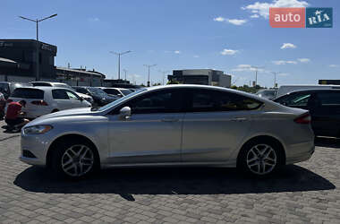 Седан Ford Fusion 2015 в 