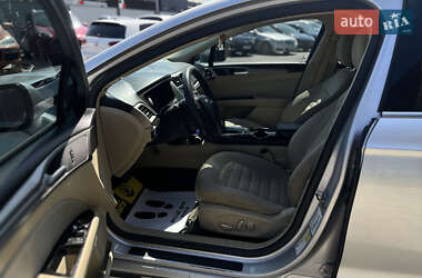Седан Ford Fusion 2015 в 