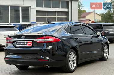 Седан Ford Fusion 2017 в 