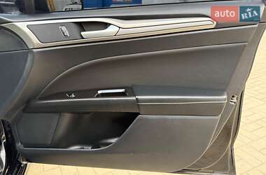 Седан Ford Fusion 2017 в 