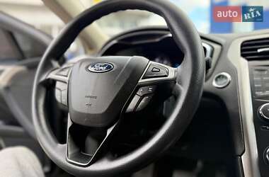 Седан Ford Fusion 2017 в 