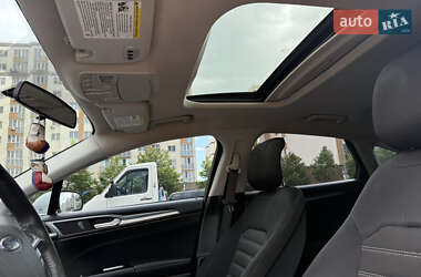 Седан Ford Fusion 2013 в 