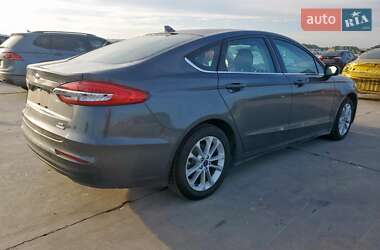 Седан Ford Fusion 2020 в 