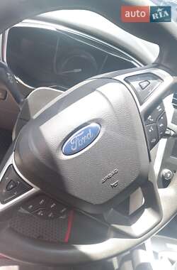 Седан Ford Fusion 2014 в 