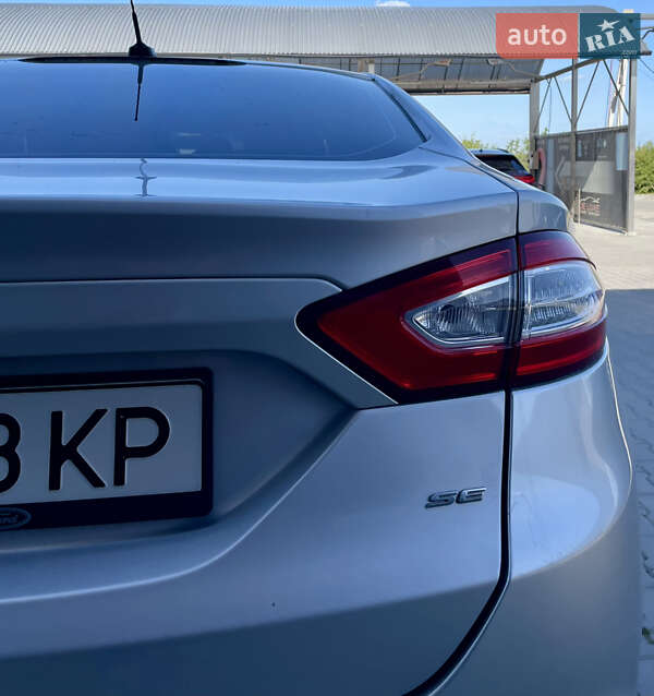 Седан Ford Fusion 2015 в Львове