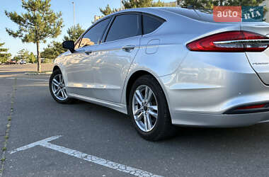 Седан Ford Fusion 2017 в 