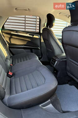 Седан Ford Fusion 2014 в 