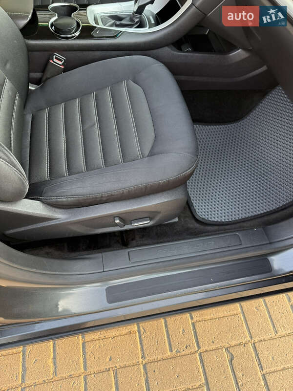 Седан Ford Fusion 2014 в Калуше