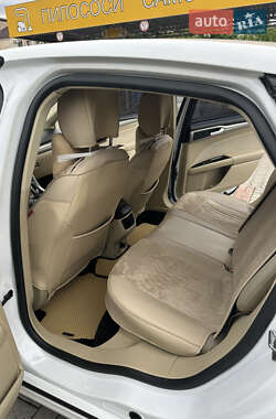 Седан Ford Fusion 2013 в 
