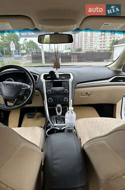 Седан Ford Fusion 2013 в 
