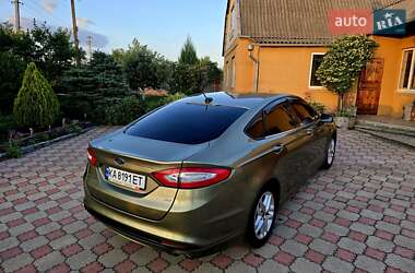 Седан Ford Fusion 2012 в 