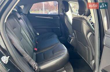 Седан Ford Fusion 2013 в 