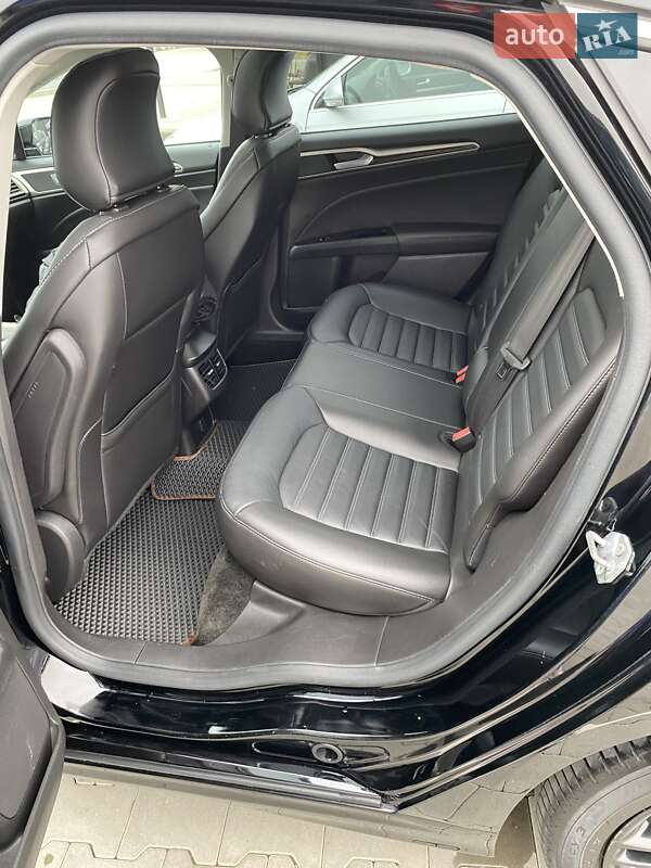 Седан Ford Fusion 2016 в Снятине