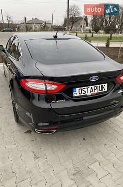 Седан Ford Fusion 2016 в 