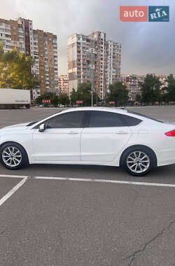 Седан Ford Fusion 2016 в Києві