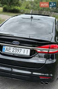 Седан Ford Fusion 2017 в 