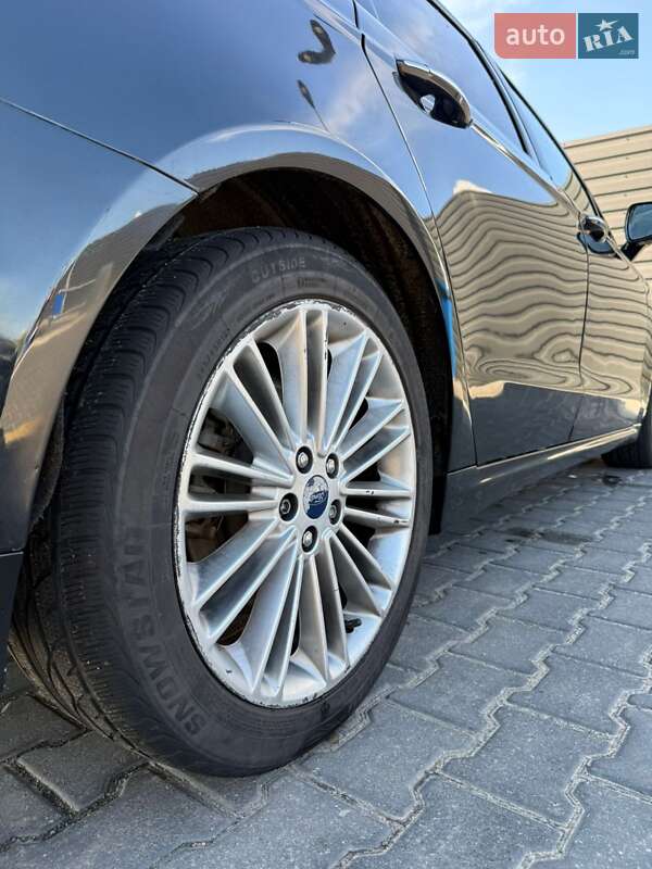 Седан Ford Fusion 2014 в Николаеве