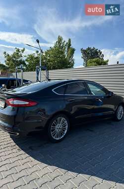 Седан Ford Fusion 2014 в 