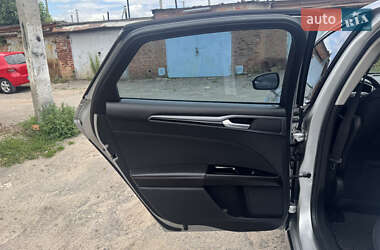 Седан Ford Fusion 2014 в 